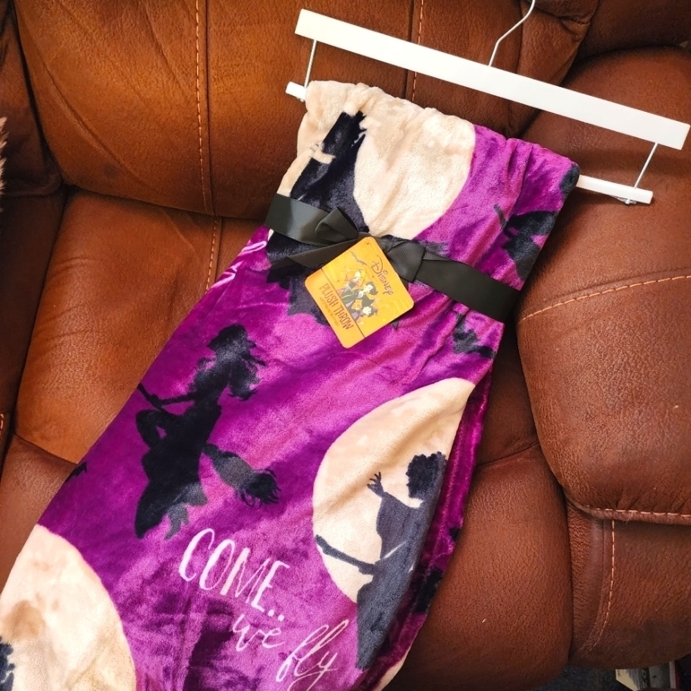 New Disney Hocus Pocus Purple Throw Blanket